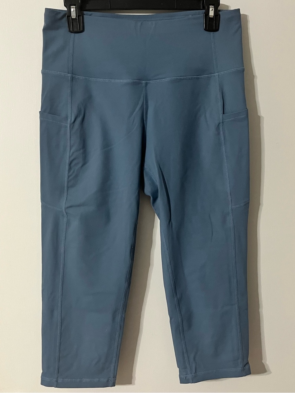 🩵 Amazon Brand Capri Leggings